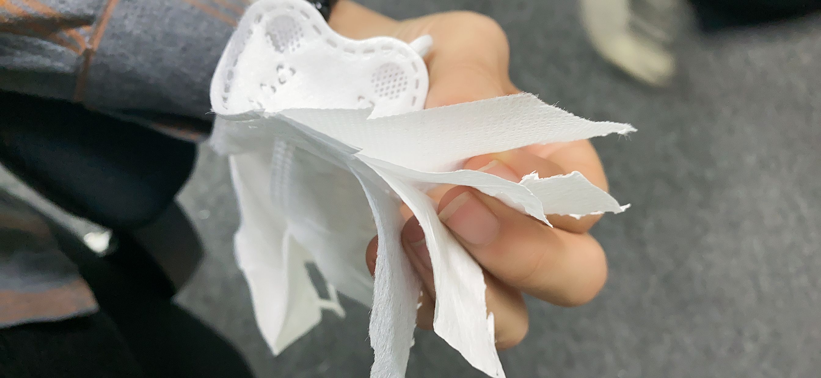 フィッシュマスク KN95 マスカリラ FPP2 大人モラン - Disposable Surgical Mask のレビューと価格
